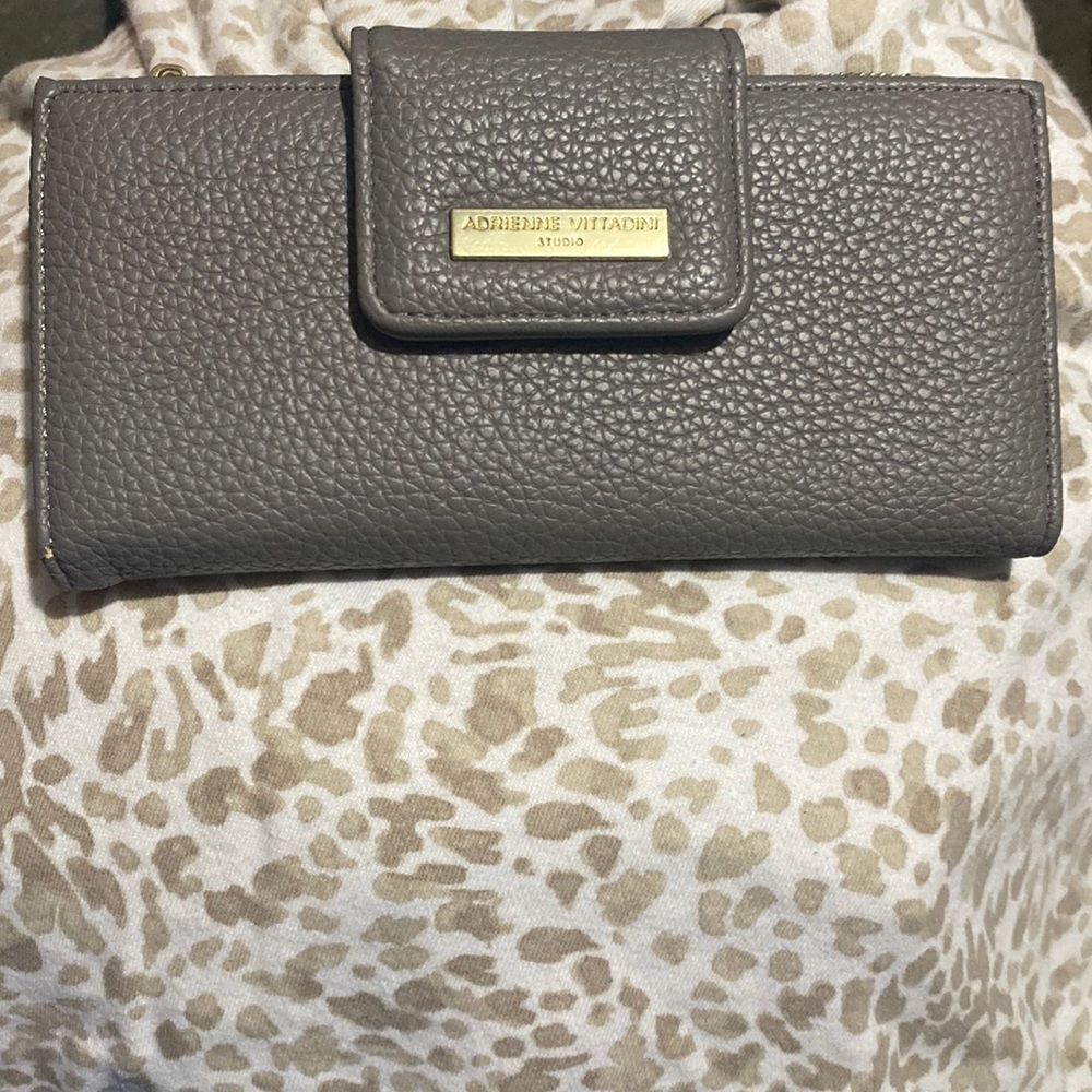 Adrienne Vittadini Studio grey leather wallet